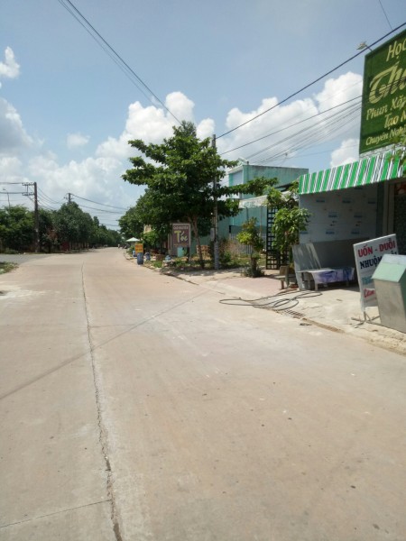 Tôi cần bán gấp lô đất chính chủ 378m2 gần ngay chợ. Giá bán 1 tỷ thương lượng nhẹ