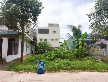 Mở xưởng ở Quận 2 nên bán gấp miếng đất 6x30m mặt tiền Chợ Bình Dương, sổ hồng riêng, thổ cư 100%