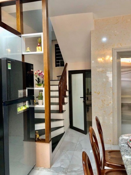Tôi cần bán nhà mặt phố Thượng Đình 45m2, 6 tầng, mặt tiền khủng 6m, vỉa hè 6m, kinh doanh cực đỉnh