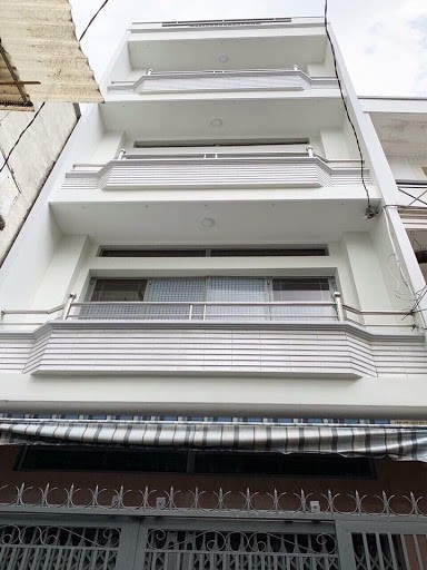 5 Tầng - Đoàn Văn Bơ - 30m - chỉ 2 tỷ 4 - 0933644449