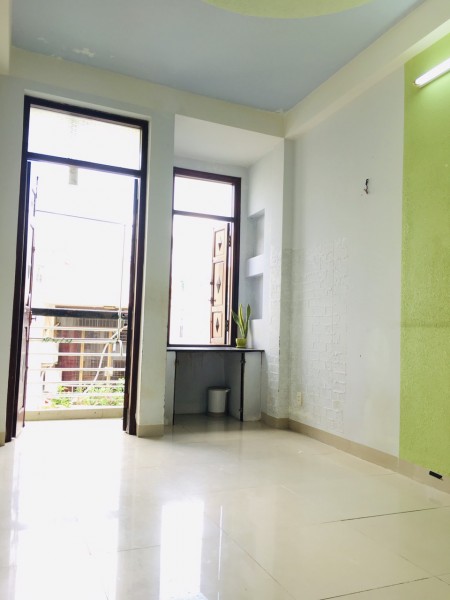 PHÒNG BAN CÔNG XINH XẮN , YÊN TĨNH GẦN HUỲNH VĂN BÁNH