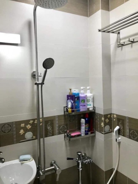 Hẻm xe tải Quận 10, đường CMT8 nhà mới ở ngay, 3 tầng giá chỉ 3.6 tỉ
