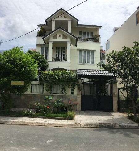 Cho thuê Villa Hầm 2 lầu 10x20m Đường 17 An Phú Quận 2 MS:711