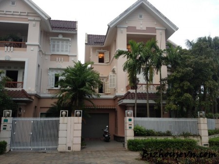 Cho thuê Biệt thự sân rộng trệt 2 lầu 180m2 Thảo điền Quận 2