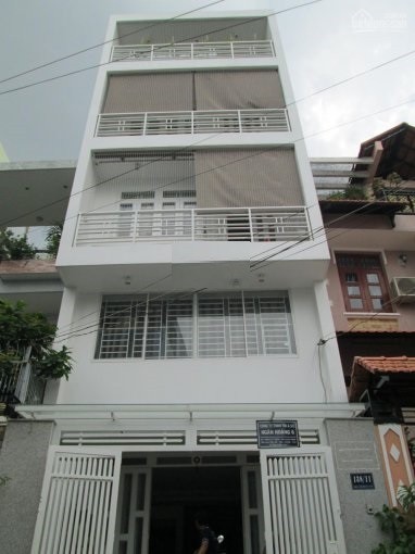 Cho thuê nhà phố 1 trêt 2 lầu sân thượng, giá rẻ, nhà đẹp 23.000.000 đ
