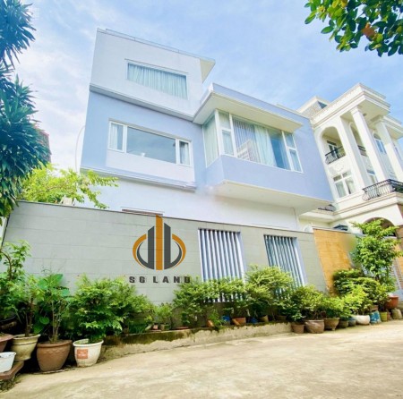Cho thuê Biệt thự sân vườn Hiện đại 250m2 Thảo điền Thảo điền Quận 2