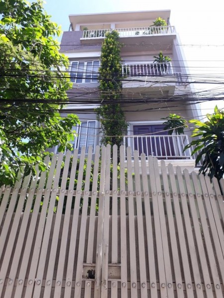 Mặt phố Xuân Thủy Kinh doanh sầm uất. DT 380m giá chỉ 150tr/m. LH 0975626023