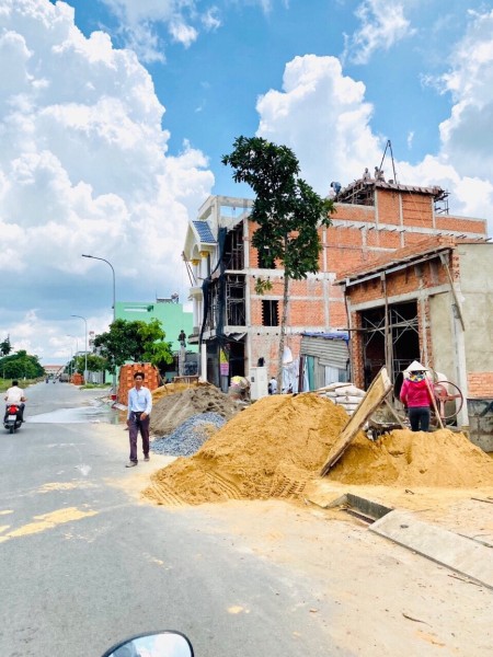 TÔI CHÍNH CHỦ CẦN BÁN 300m2 NỀN THỔ CƯ, GIÁ RẺ TẠI MẶT TIỀN ĐƯỜNG SỐ 7 .QUẬN BÌNH TÂN .TPHCM