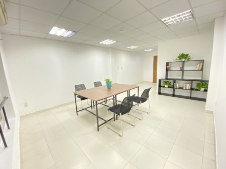 Cho thuê văn phòng giá tốt - Quận 1, chính chủ. Hướng Bắc, full nội thất