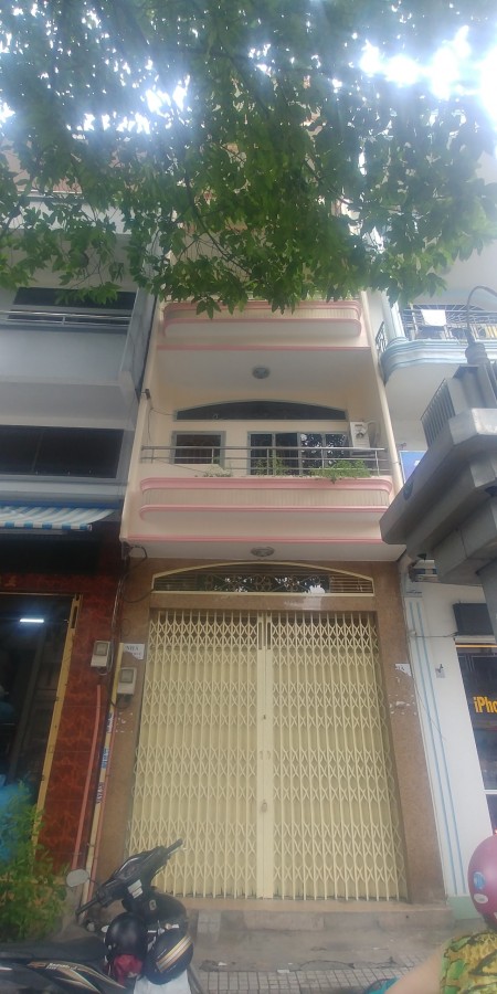 PHÒNG CỬA SỔ RẤT THOÁNG MÁT NGAY ĐƯỜNG 3/2