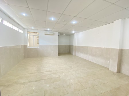 Cho thuê văn phòng 40m2, mặt tiền K300, Quận Tân Bình