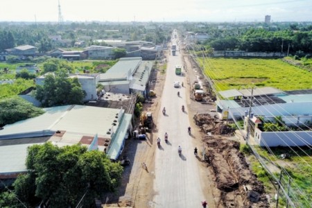 Chính chủ bán gấp 300m(10x30) đất mặt tiền 830B,Long Định,Cần Đước,Long An,giá 6 tỉ,0938078565