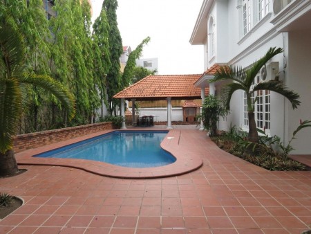 Cho thuê Villa hồ bơi sân vườn Thiết kế hiện đại 700m2 Lê Văn Miến Thảo điền Quận 2
