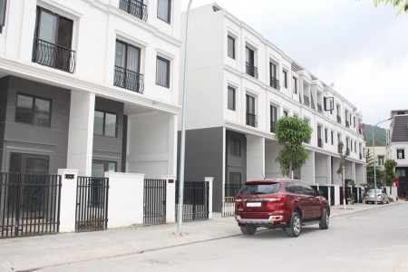 Chuyển Công Tác Cần Bán Gấp Nhà 3 Tầng Hạ Long, Xây Mới 100%. LH 0896650910
