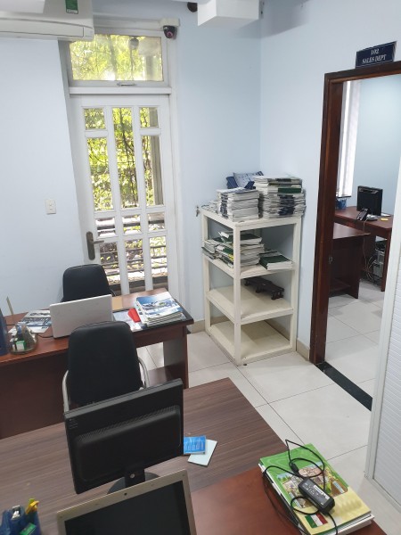 Cho thuê văn phòng ngang 6m đường Tân Cảng giá 20 triệu