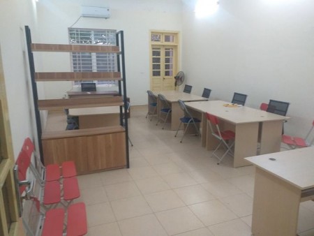 Cho thuê gấp nhà phố Nguyễn Gia Thiều 180m2 x mặt tiền 15m siêu hiếm