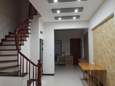Tôi cần bán nhà Quang Trung Hà Đông DT45m 4 tầng MT4m, phân lô vuông, vỉa hè ô tô đỗ .