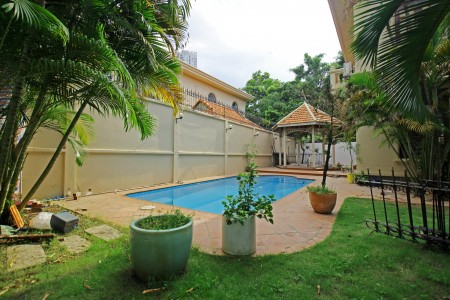 Cho thuê Villa Hồ bơi sân vườn trệt 1 lầu khu an ninh 650m2 Trần ngọc diện Thảo điền Quận 2 MS:388