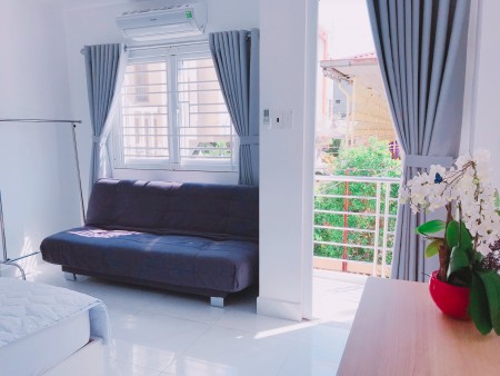 Cho thuê Căn Hộ Quận 1 ban công 1PN riêng, máy giặt riêng.