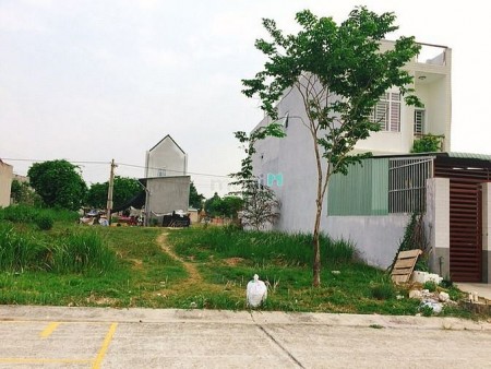 Chính chủ cần sang lại lô đất 300m2 thổ cư 100% khu vực đông dân cư, gần trường, gần chợ Bình Dương