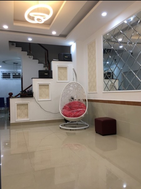Bán nhà 4x18m, 2 lầu, HXH Tám Danh, Phường 4, Quận 8