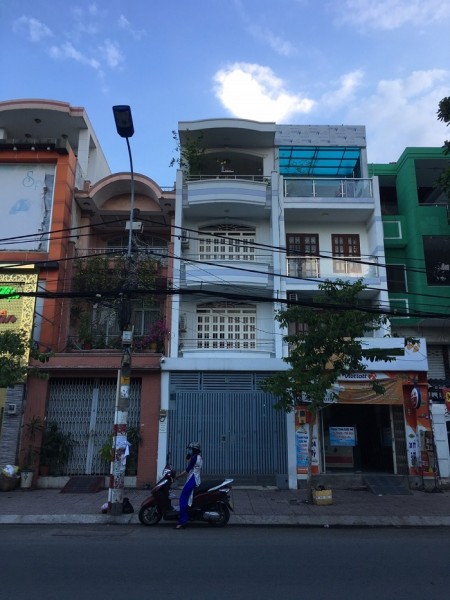 Mặt Tiền Nguyễn Minh Hoàng. gần Khu K300 _ gần chọ KD tốt