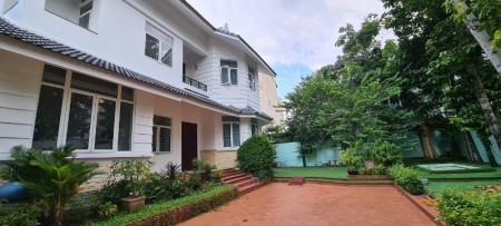 Cho thuê Villa sân vườn 540m2 trệt 2 lầu Xuân Thủy Thảo điền Quận 2 MS:460