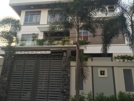 Cho thuê Villa Hồ bơi sân vườn Thiết kế hiện đại 1200m2 Nguyễn Văn Hưởng Thảo điền Quận 2 MS:878