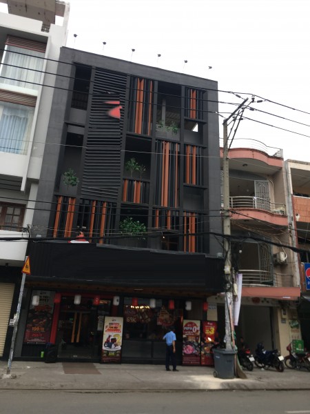 Mặt Tiền kinh doanh vị trí đẹp . dt: 8 x 6 _ Trương Công Định