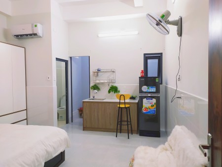 cho thuê CĂN HỘ đầy đủ tiện nghi_Nội thất_P15, Tân Bình_BAN CÔNG RIÊNG