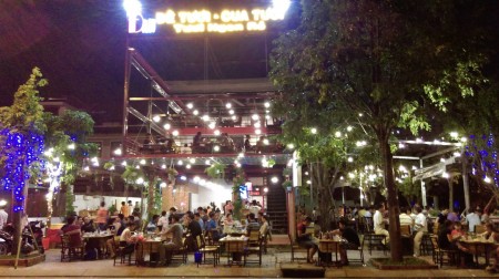 Mặt bằng VIP mặt tiền thoáng đẹp đường Song Hành, Quận 2. 80tr/tháng
