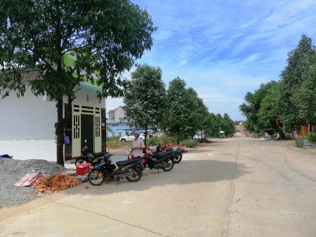 Bán gấp 300m2 đất nền có thêm dãy trọ, dân cư đông tại Bình Dương, SHR thổ cư 100% giá rẻ đối diện BV, sát chợ dân sinh đông đúc