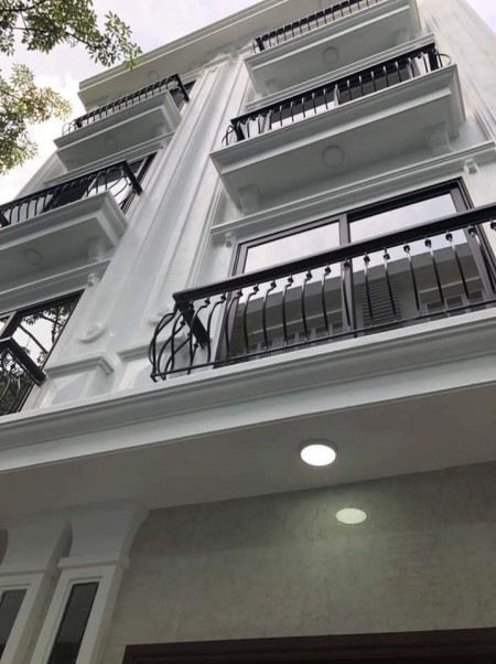 Bán nhà Bồ Đề, Long Biên 5T, 32m2, giá 3.15 tỷ