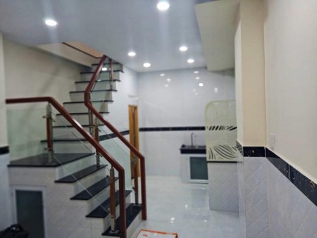 Bán nhà hẻm 5M 3 tầng 3/2 Quận 10 giá 4 tỷ (0902664082)