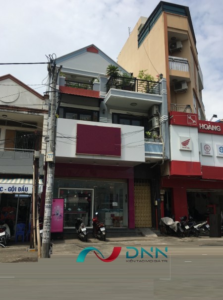 Lý Thái Tổ. DT 6 X 8. Nhà 2 Lầu. Trống suốt
