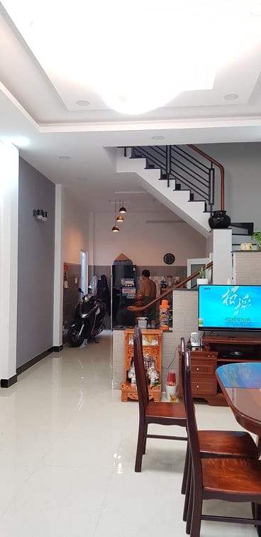 Xuất ngoại cần bán gấp nhà Nguyễn Trãi sát hẻm xe hơi giá chỉ 7 tỷ 72 m2