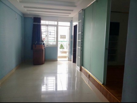 Cho thuê căn hộ có nội thất C/C Hòa Bình 60m2 2pn tại 3/2 P14 Q10 giá 8,5tr/th