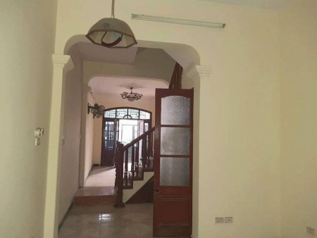 Bán nhà Đường Nguyễn Tri Phương, Quận 10, 38m2, 3 tầng, giá chỉ 4.9 tỷ.