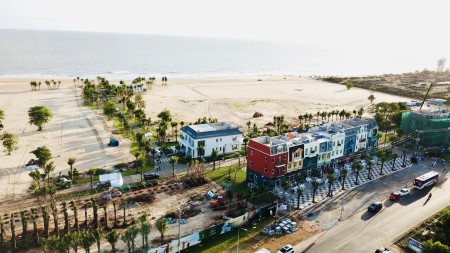 Bán Shophouse mặt tiền đường ven biển Hồ Tràm có hđ thuê 720 triệu/năm kế Melia Hamptons. Lh 0912357447