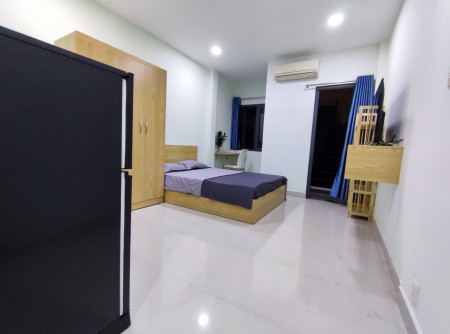 CHDV mới xây, ban công, full nội thất, đường Hồng Hà.TB
