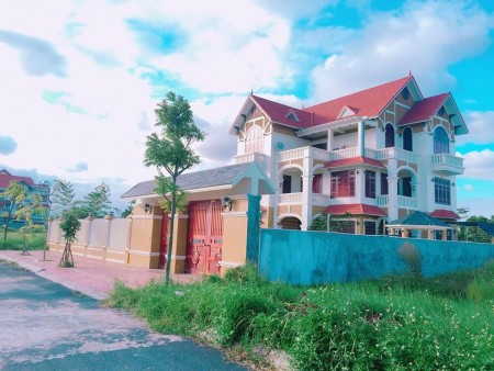 Cần vốn kinh doanh bán nhanh ô đất đông vui văn minh dãy ALK04 Hướng đông bắc Khách hàng đến xem trực tiếp vị trí đất là ưng luôn