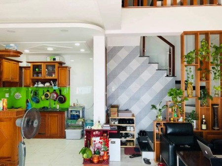 Hoàng Hoa Thám, Ngang 6m, 5 lầu 7.45 tỷ phường 6 Quận Bình Thạnh.