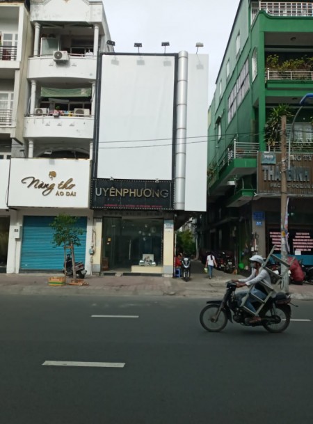 Cho thuê nhà nguyên căn góc 3 mặt tiền đường Hồ Văn Huê
