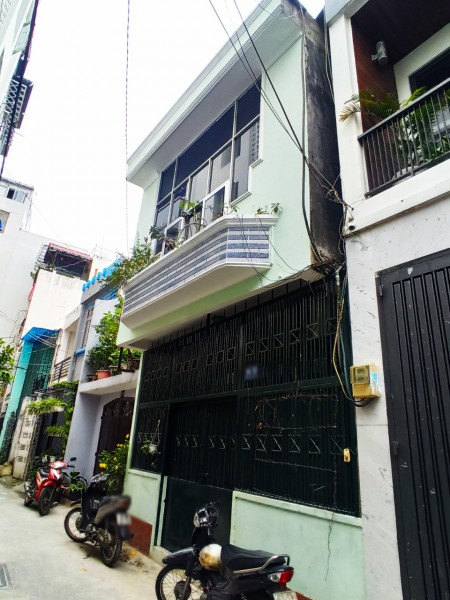 Cho thuê nhà nguyên căn đường Nhất Chi Mai, Phường 13, Tân Bình. 1 trệt 1 lầu 2PN, 10 triệu. Gần Etown Cộng Hòa