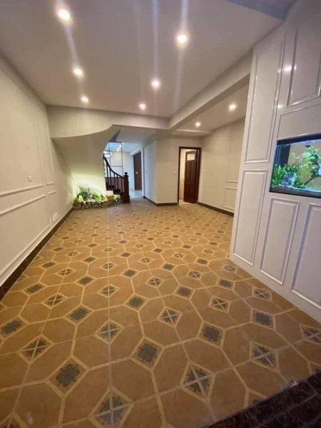 Cực Hiếm - Biệt Thự Trung Tâm Hoàng Cầu - Nhà Đẹp - Ô Tô vào nhà - Tiện ở và Cho Thuê Văn Phòng