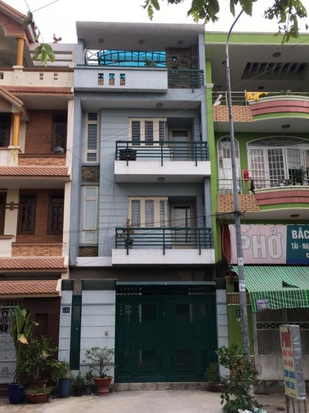 Trịnh Đình Trọng. DT 5.5 X 16.5. Nhà 2 Lầu. Khu dân cư đông