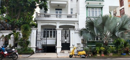 Cho thuê Biệt thự Hiện đại Hầm 3 lầu sân thượng 480m2 Nguyễn Văn Hưởng Thảo Điền Quận 2 MS:571