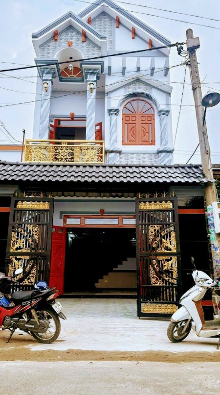 Bán nhà SHR gần ngã tư Miếu Ông Cù 1 trệt 1 lầu 3pn, 2wc sân ô tô