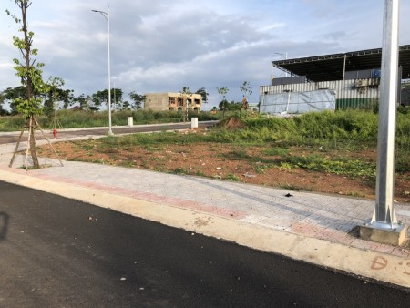 BÁN NHANH LÔ ĐẤT 2 MẶT TIỀN, MẶT ĐỐI DIỆN KCN DÀI 46M, TÁCH RA LÀM KIOT KINH DOANH THÌ MIỄN BÀN