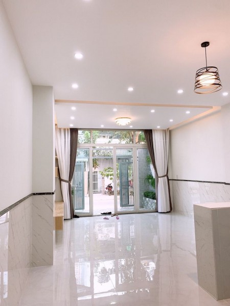 NHÀ Gần chợ BÌNH CHÁNH ,DT 100m2 ,Nhà 1 trệt 1 lầ